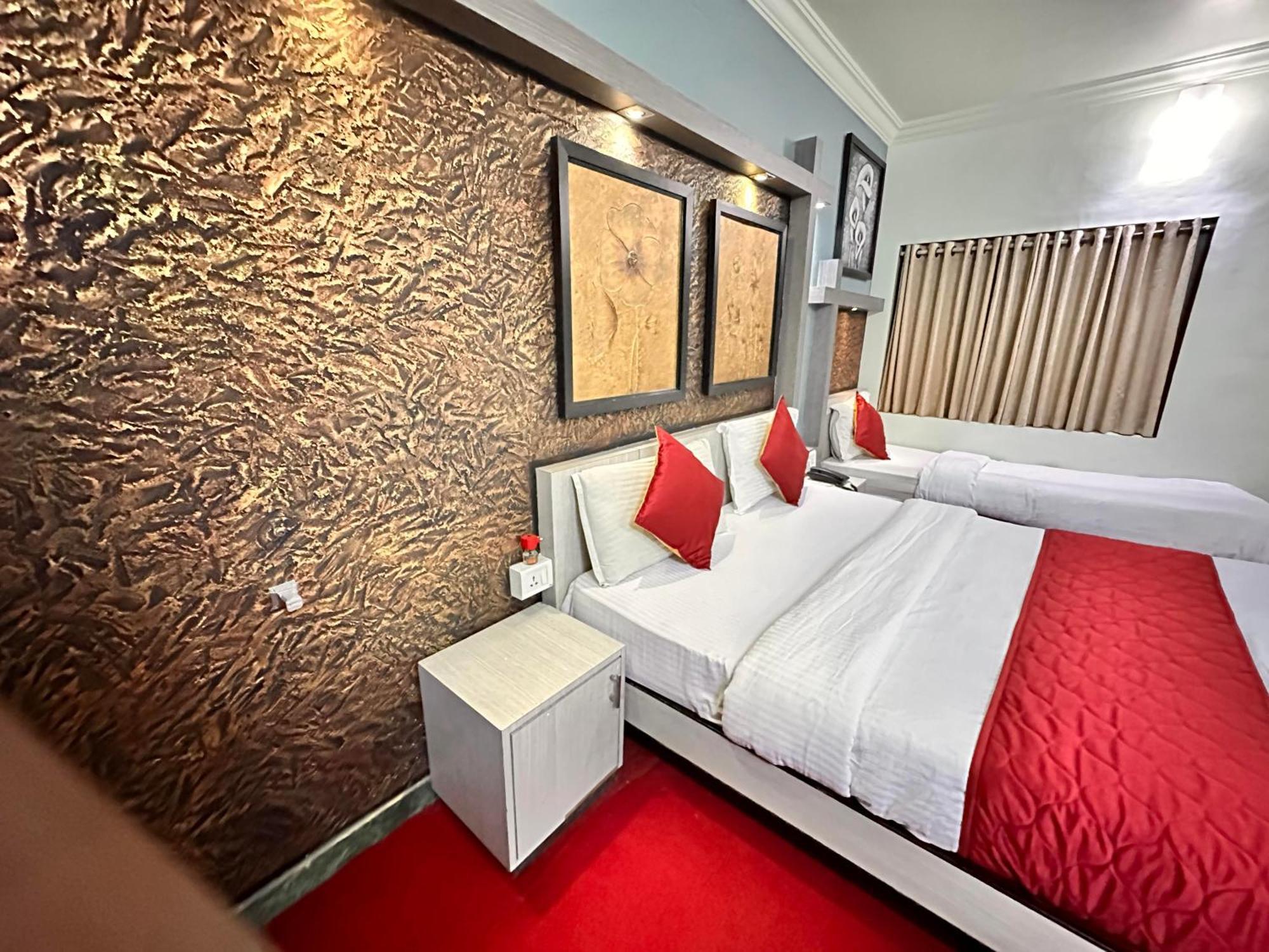 City Palace Hotel 우티 외부 사진