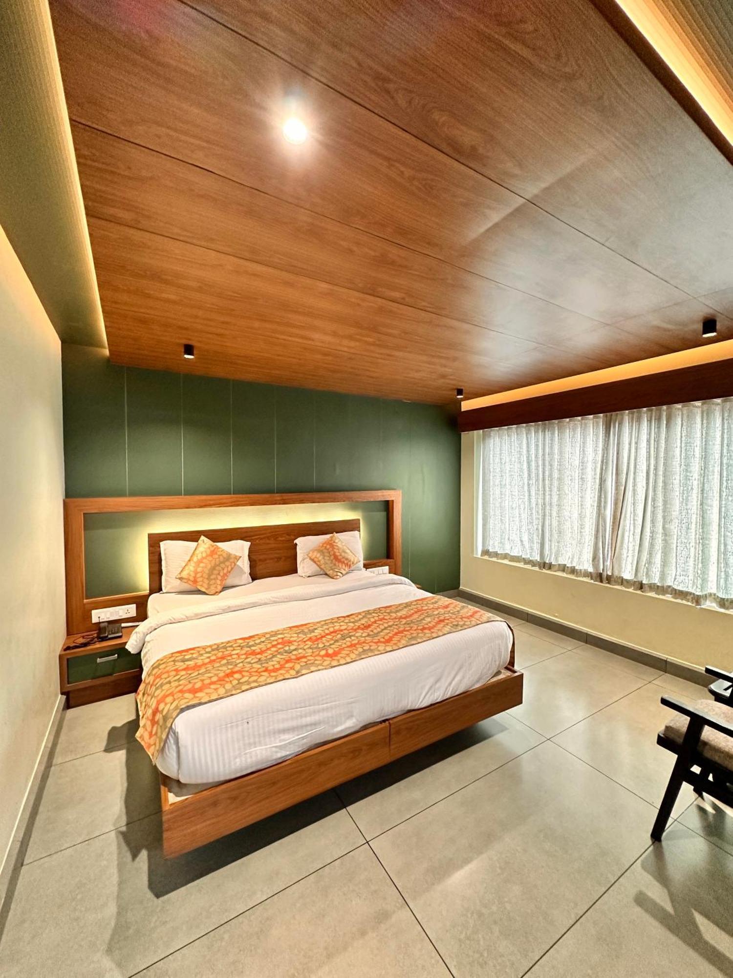 City Palace Hotel 우티 외부 사진